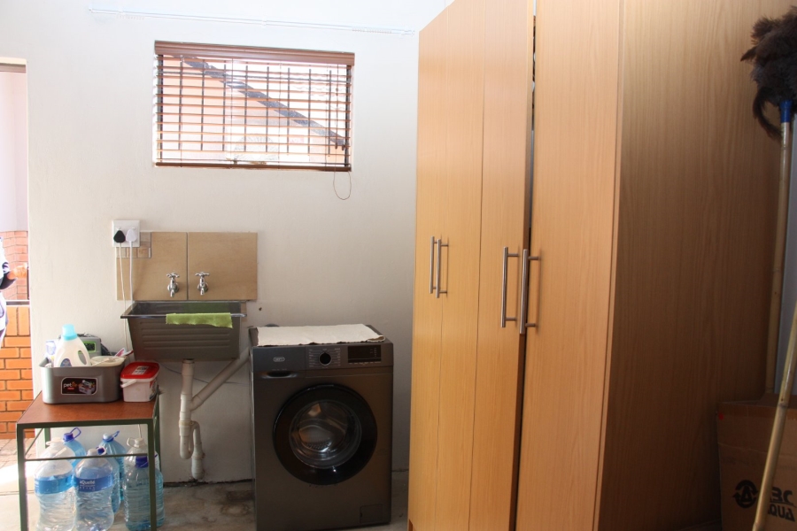 2 Bedroom Property for Sale in Langenhovenpark Free State